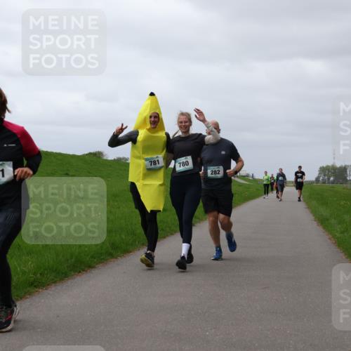 04.05.2025 - 8. Wedeler Halbmarathon Yannick Fuchs http://msf.ph/oto/7839752 04.05.2025 12:04:42 Laufen 571, 781, 780, 282 meine-sportfotos.de
