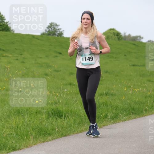 04.05.2025 - 8. Wedeler Halbmarathon Lena Gebhardt http://msf.ph/oto/7839755 04.05.2025 11:45:33 Laufen 1149 meine-sportfotos.de