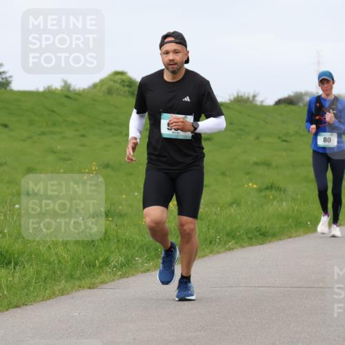04.05.2025 - 8. Wedeler Halbmarathon Lena Gebhardt http://msf.ph/oto/7839766 04.05.2025 11:45:39 Laufen 80 meine-sportfotos.de