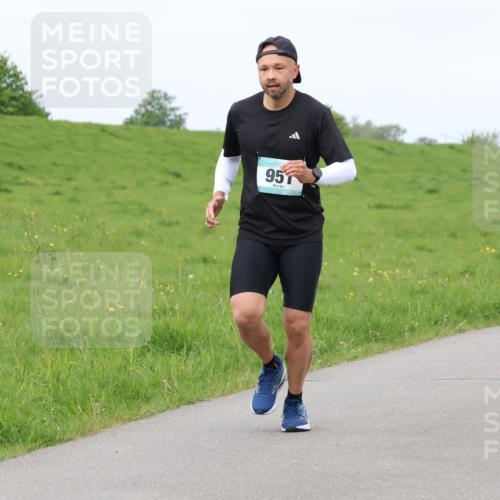 04.05.2025 - 8. Wedeler Halbmarathon Lena Gebhardt http://msf.ph/oto/7839774 04.05.2025 11:45:40 Laufen 951, 80 meine-sportfotos.de