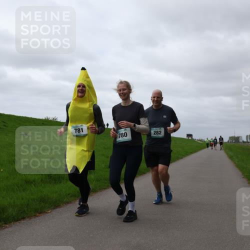 04.05.2025 - 8. Wedeler Halbmarathon Yannick Fuchs http://msf.ph/oto/7839852 04.05.2025 12:04:44 Laufen 781, 780, 282 meine-sportfotos.de