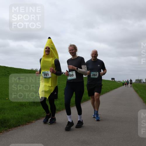 04.05.2025 - 8. Wedeler Halbmarathon Yannick Fuchs http://msf.ph/oto/7839853 04.05.2025 12:04:45 Laufen 781, 780, 282 meine-sportfotos.de