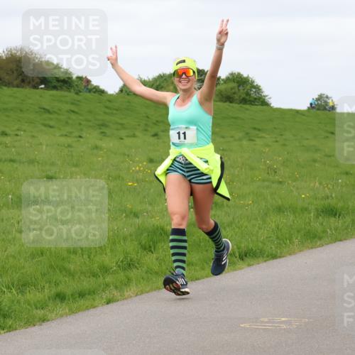 04.05.2025 - 8. Wedeler Halbmarathon Lena Gebhardt http://msf.ph/oto/7839859 04.05.2025 11:46:00 Laufen 11, 070 meine-sportfotos.de