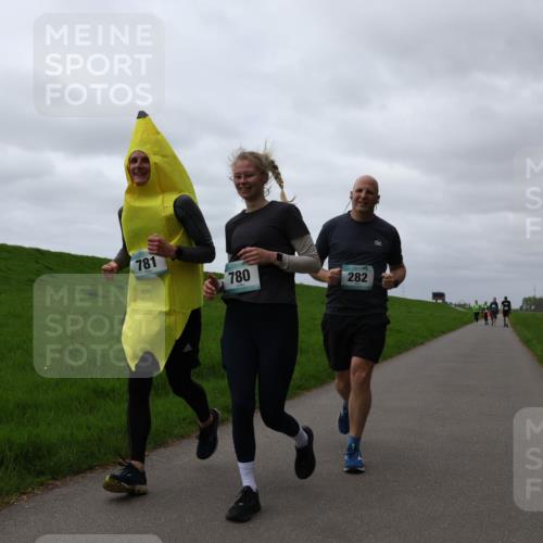04.05.2025 - 8. Wedeler Halbmarathon Yannick Fuchs http://msf.ph/oto/7839867 04.05.2025 12:04:45 Laufen 781, 780, 282 meine-sportfotos.de