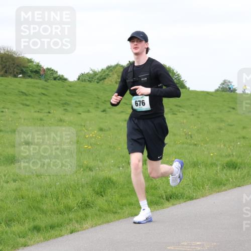 04.05.2025 - 8. Wedeler Halbmarathon Lena Gebhardt http://msf.ph/oto/7839897 04.05.2025 11:46:03 Laufen 676 meine-sportfotos.de