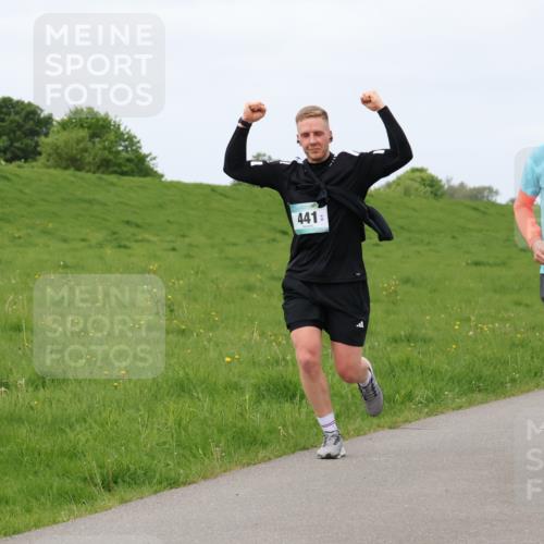 04.05.2025 - 8. Wedeler Halbmarathon Lena Gebhardt http://msf.ph/oto/7839918 04.05.2025 11:46:05 Laufen 441, 42, 1056, 766 meine-sportfotos.de