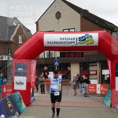 04.05.2025 - 8. Wedeler Halbmarathon Felixshl http://msf.ph/oto/7839922 04.05.2025 12:36:07 Ziel 442 meine-sportfotos.de