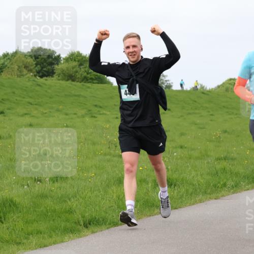 04.05.2025 - 8. Wedeler Halbmarathon Lena Gebhardt http://msf.ph/oto/7839926 04.05.2025 11:46:06 Laufen 44, 356, 2 meine-sportfotos.de