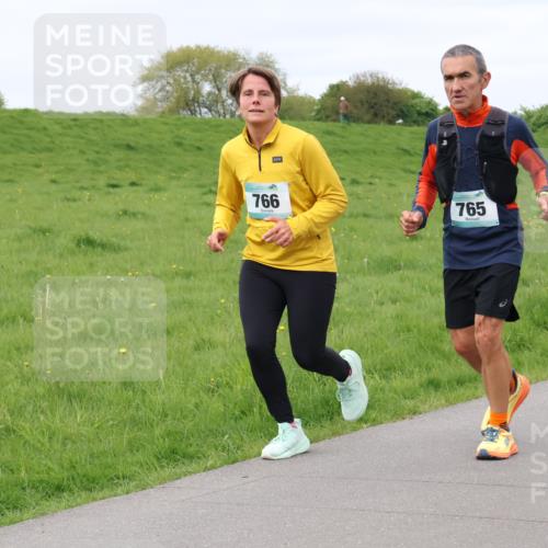 04.05.2025 - 8. Wedeler Halbmarathon Lena Gebhardt http://msf.ph/oto/7839958 04.05.2025 11:46:12 Laufen 766, 765 meine-sportfotos.de