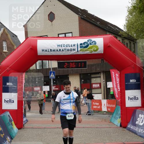 04.05.2025 - 8. Wedeler Halbmarathon Felixshl http://msf.ph/oto/7840006 04.05.2025 12:36:08 Ziel 442 meine-sportfotos.de