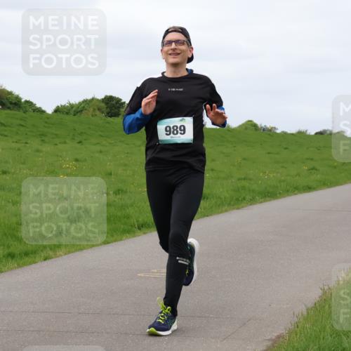 04.05.2025 - 8. Wedeler Halbmarathon Lena Gebhardt http://msf.ph/oto/7840007 04.05.2025 11:46:21 Laufen 989 meine-sportfotos.de