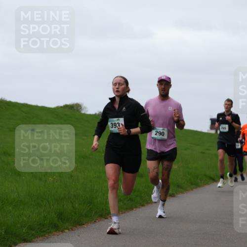 04.05.2025 - 8. Wedeler Halbmarathon Yannick Fuchs http://msf.ph/oto/7840009 04.05.2025 11:26:40 Laufen 393, 290, 265, 949, 87 meine-sportfotos.de
