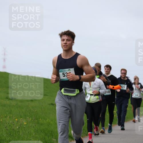 04.05.2025 - 8. Wedeler Halbmarathon Yannick Fuchs http://msf.ph/oto/7840011 04.05.2025 11:47:38 Laufen 53, 10, 821, 908 meine-sportfotos.de