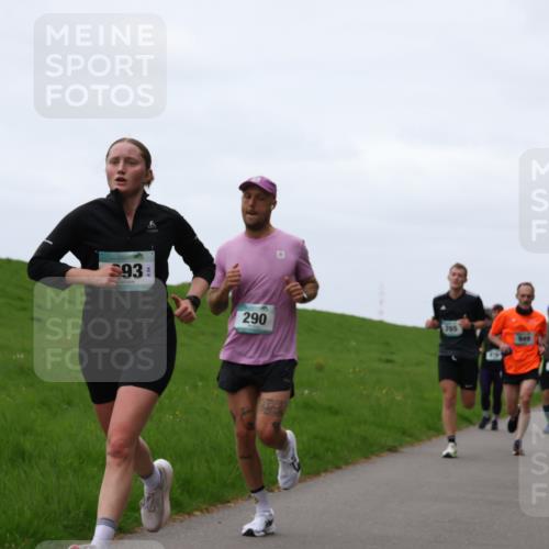 04.05.2025 - 8. Wedeler Halbmarathon Yannick Fuchs http://msf.ph/oto/7840031 04.05.2025 11:26:41 Laufen 6, 93, 290, 265 meine-sportfotos.de