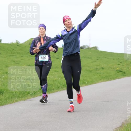 04.05.2025 - 8. Wedeler Halbmarathon Lena Gebhardt http://msf.ph/oto/7840042 04.05.2025 11:46:34 Laufen 590 meine-sportfotos.de