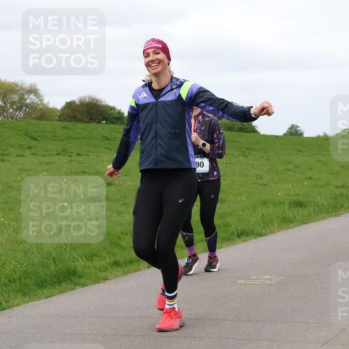 04.05.2025 - 8. Wedeler Halbmarathon Lena Gebhardt http://msf.ph/oto/7840065 04.05.2025 11:46:36 Laufen 90 meine-sportfotos.de