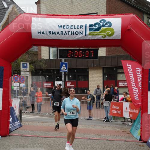 04.05.2025 - 8. Wedeler Halbmarathon Felixshl http://msf.ph/oto/7840077 04.05.2025 12:36:35 Ziel 144, 145 meine-sportfotos.de