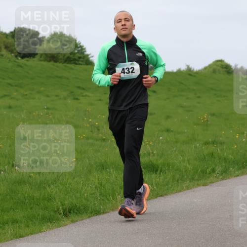 04.05.2025 - 8. Wedeler Halbmarathon Lena Gebhardt http://msf.ph/oto/7840099 04.05.2025 11:46:47 Laufen 432 meine-sportfotos.de