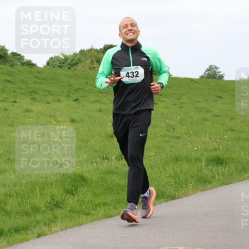 04.05.2025 - 8. Wedeler Halbmarathon Lena Gebhardt http://msf.ph/oto/7840106 04.05.2025 11:46:47 Laufen 432 meine-sportfotos.de