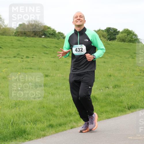 04.05.2025 - 8. Wedeler Halbmarathon Lena Gebhardt http://msf.ph/oto/7840115 04.05.2025 11:46:48 Laufen 432 meine-sportfotos.de