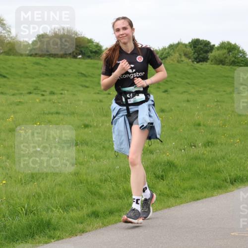 04.05.2025 - 8. Wedeler Halbmarathon Lena Gebhardt http://msf.ph/oto/7840128 04.05.2025 11:46:57 Laufen 3, 55 meine-sportfotos.de