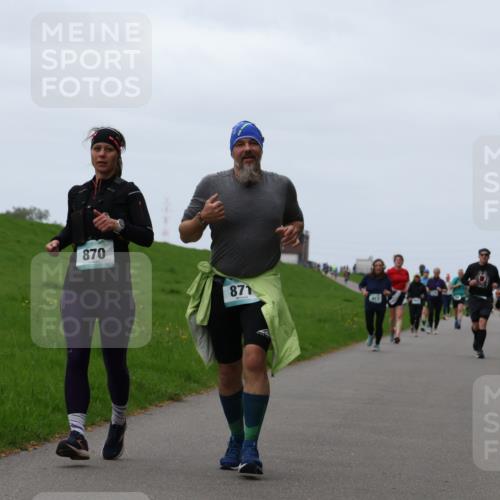 04.05.2025 - 8. Wedeler Halbmarathon Yannick Fuchs http://msf.ph/oto/7840130 04.05.2025 11:26:46 Laufen 870, 871 meine-sportfotos.de