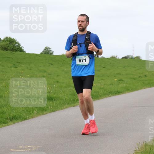 04.05.2025 - 8. Wedeler Halbmarathon Lena Gebhardt http://msf.ph/oto/7840149 04.05.2025 11:47:02 Laufen 671 meine-sportfotos.de