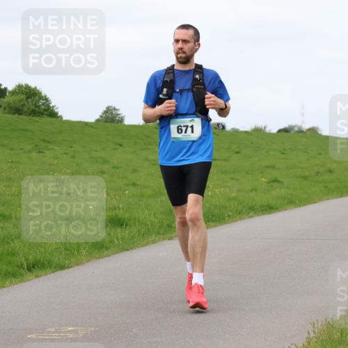 04.05.2025 - 8. Wedeler Halbmarathon Lena Gebhardt http://msf.ph/oto/7840150 04.05.2025 11:47:02 Laufen 671 meine-sportfotos.de