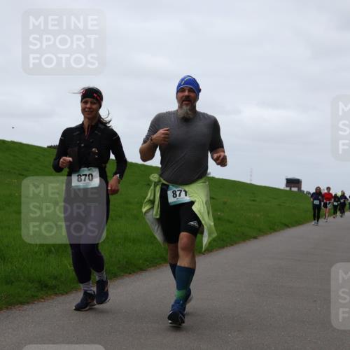 04.05.2025 - 8. Wedeler Halbmarathon Yannick Fuchs http://msf.ph/oto/7840172 04.05.2025 11:26:48 Laufen 870, 871 meine-sportfotos.de