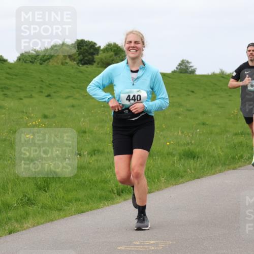 04.05.2025 - 8. Wedeler Halbmarathon Lena Gebhardt http://msf.ph/oto/7840188 04.05.2025 11:47:14 Laufen 440, 606 meine-sportfotos.de