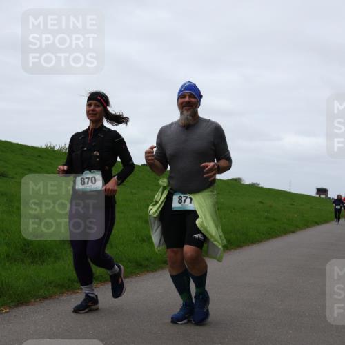 04.05.2025 - 8. Wedeler Halbmarathon Yannick Fuchs http://msf.ph/oto/7840196 04.05.2025 11:26:49 Laufen 870, 871 meine-sportfotos.de