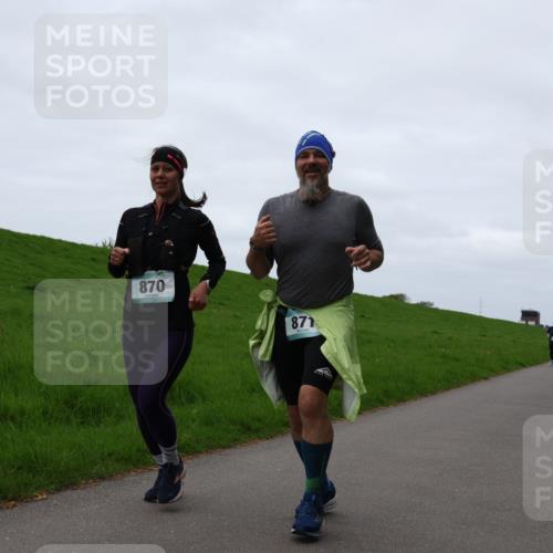04.05.2025 - 8. Wedeler Halbmarathon Yannick Fuchs http://msf.ph/oto/7840200 04.05.2025 11:26:49 Laufen 870, 871 meine-sportfotos.de