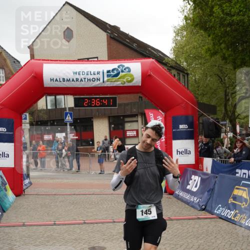 04.05.2025 - 8. Wedeler Halbmarathon Felixshl http://msf.ph/oto/7840263 04.05.2025 12:36:39 Ziel 144, 145 meine-sportfotos.de
