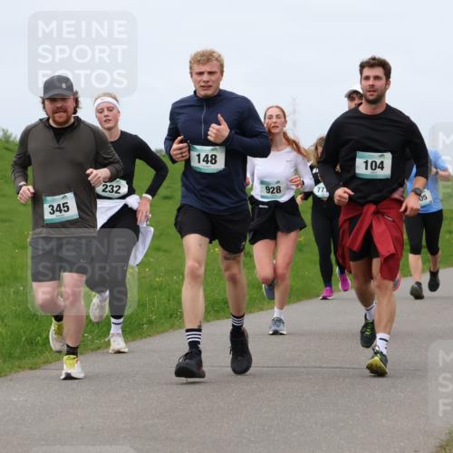04.05.2025 - 8. Wedeler Halbmarathon Lena Gebhardt http://msf.ph/oto/7840299 04.05.2025 11:47:49 Laufen 345, 232, 148, 928, 77, 104, 05 meine-sportfotos.de