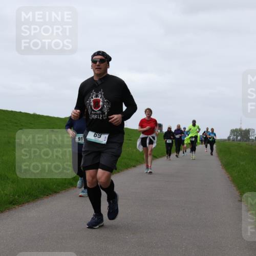 04.05.2025 - 8. Wedeler Halbmarathon Yannick Fuchs http://msf.ph/oto/7840326 04.05.2025 11:26:57 Laufen 69, 91 meine-sportfotos.de