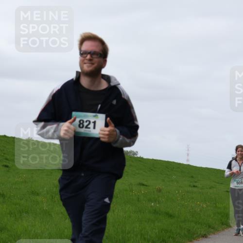 04.05.2025 - 8. Wedeler Halbmarathon Yannick Fuchs http://msf.ph/oto/7840409 04.05.2025 11:47:48 Laufen 821, 908, 661, 518 meine-sportfotos.de