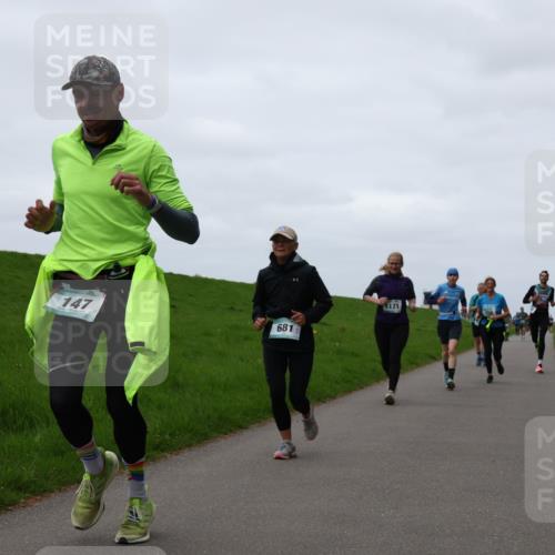 04.05.2025 - 8. Wedeler Halbmarathon Yannick Fuchs http://msf.ph/oto/7840410 04.05.2025 11:27:04 Laufen 147, 681, 171 meine-sportfotos.de