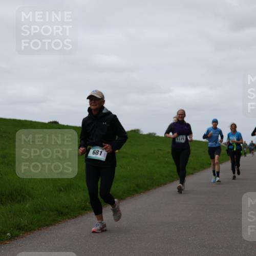 04.05.2025 - 8. Wedeler Halbmarathon Yannick Fuchs http://msf.ph/oto/7840417 04.05.2025 11:27:04 Laufen 681, 1171 meine-sportfotos.de