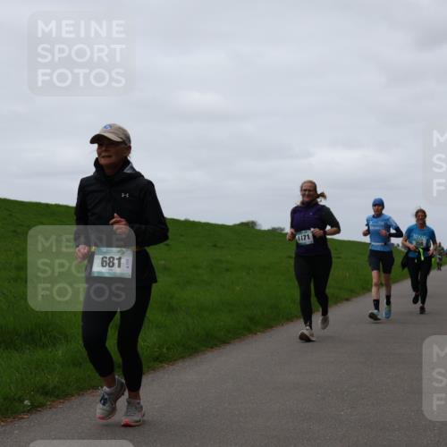 04.05.2025 - 8. Wedeler Halbmarathon Yannick Fuchs http://msf.ph/oto/7840420 04.05.2025 11:27:05 Laufen 681, 1171, 10, 358 meine-sportfotos.de
