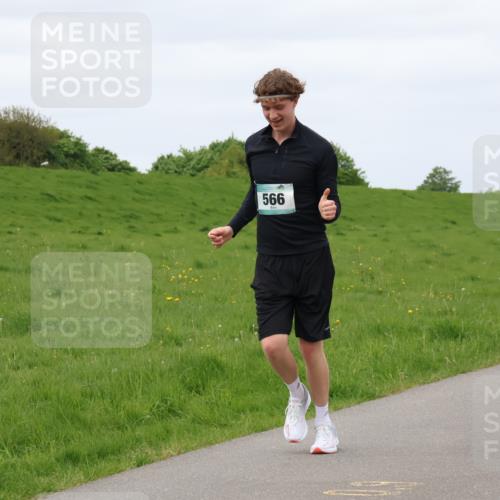04.05.2025 - 8. Wedeler Halbmarathon Lena Gebhardt http://msf.ph/oto/7840437 04.05.2025 11:48:31 Laufen 566 meine-sportfotos.de