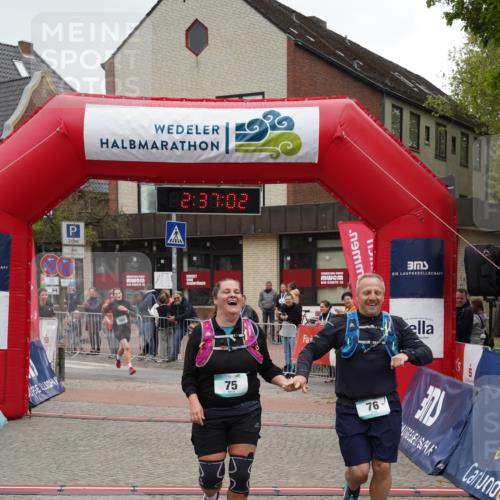 04.05.2025 - 8. Wedeler Halbmarathon Felixshl http://msf.ph/oto/7840456 04.05.2025 12:37:00 Ziel 75, 76, 499, 500 meine-sportfotos.de