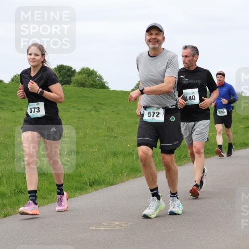 04.05.2025 - 8. Wedeler Halbmarathon Lena Gebhardt http://msf.ph/oto/7840458 04.05.2025 11:48:40 Laufen 573, 572, 40, 530 meine-sportfotos.de