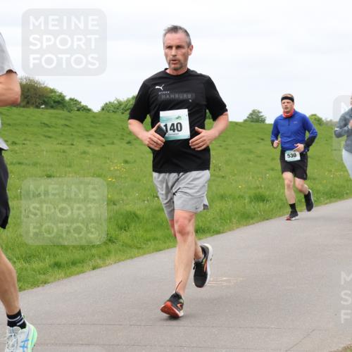 04.05.2025 - 8. Wedeler Halbmarathon Lena Gebhardt http://msf.ph/oto/7840479 04.05.2025 11:48:41 Laufen 572, 140, 530 meine-sportfotos.de