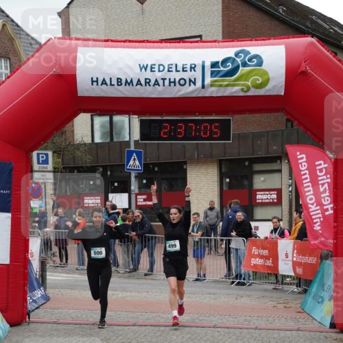 04.05.2025 - 8. Wedeler Halbmarathon Felixshl http://msf.ph/oto/7840486 04.05.2025 12:37:03 Ziel 75, 76, 499, 500 meine-sportfotos.de