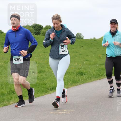 04.05.2025 - 8. Wedeler Halbmarathon Lena Gebhardt http://msf.ph/oto/7840489 04.05.2025 11:48:43 Laufen 530, 21, 529 meine-sportfotos.de