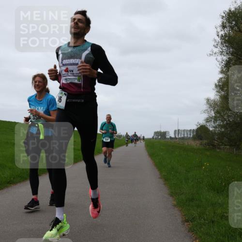 04.05.2025 - 8. Wedeler Halbmarathon Yannick Fuchs http://msf.ph/oto/7840500 04.05.2025 11:27:09 Laufen 10, 358, 36, 724 meine-sportfotos.de