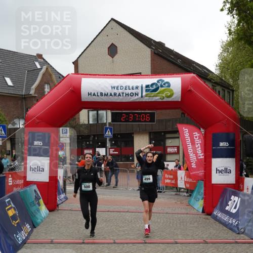 04.05.2025 - 8. Wedeler Halbmarathon Felixshl http://msf.ph/oto/7840539 04.05.2025 12:37:04 Ziel 75, 76, 499, 500 meine-sportfotos.de