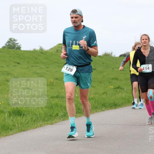 04.05.2025 - 8. Wedeler Halbmarathon Lena Gebhardt http://msf.ph/oto/7840572 04.05.2025 11:49:15 Laufen 2, 02, 126, 2, 14 meine-sportfotos.de
