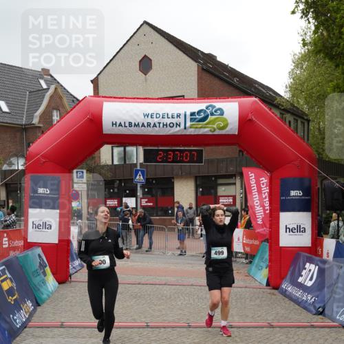 04.05.2025 - 8. Wedeler Halbmarathon Felixshl http://msf.ph/oto/7840579 04.05.2025 12:37:05 Ziel 499, 500 meine-sportfotos.de