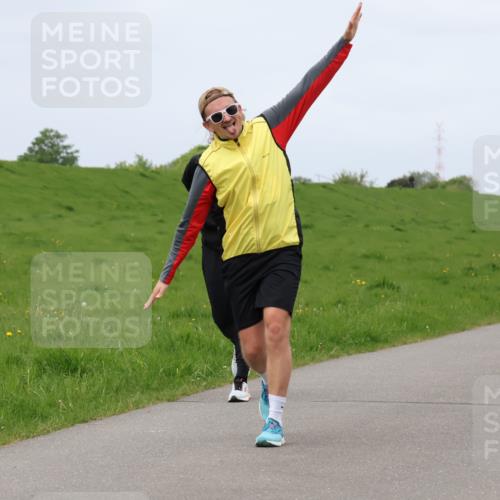 04.05.2025 - 8. Wedeler Halbmarathon Lena Gebhardt http://msf.ph/oto/7840600 04.05.2025 11:49:19 Laufen  meine-sportfotos.de